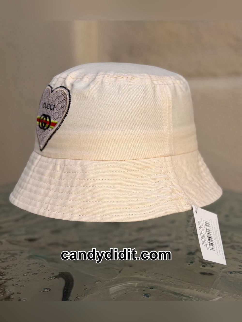 NWT Handmade Gucci Cream Bucket Hat with Heart Logo Patch - Picture 5 of 14